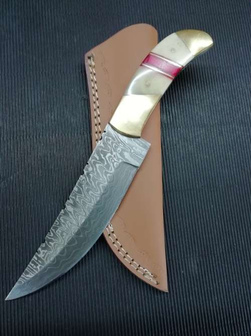 HANDMADE DAMASCUS STEEL HUNTING KNIFE !!!