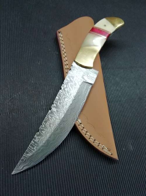 HANDMADE DAMASCUS STEEL HUNTING KNIFE !!!