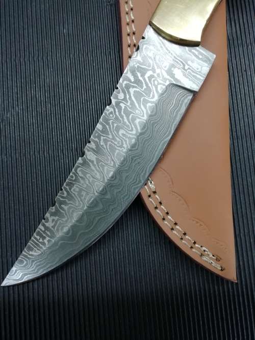 HANDMADE DAMASCUS STEEL HUNTING KNIFE !!!