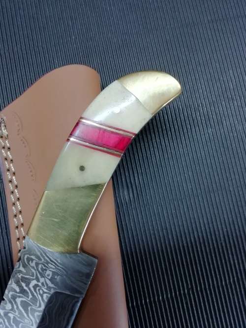 HANDMADE DAMASCUS STEEL HUNTING KNIFE !!!