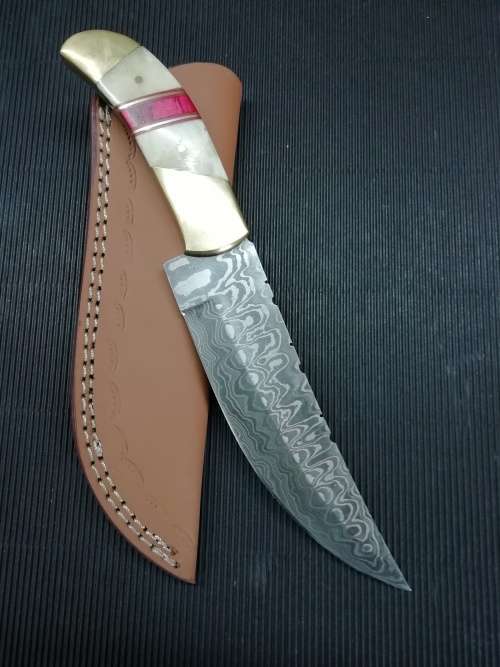 HANDMADE DAMASCUS STEEL HUNTING KNIFE !!!