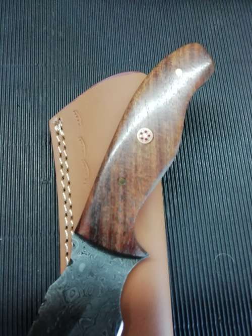 HANDMADE DAMASCUS STEEL HUNTING KNIFE !!!