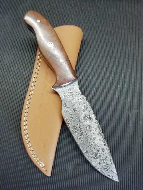 HANDMADE DAMASCUS STEEL HUNTING KNIFE !!!