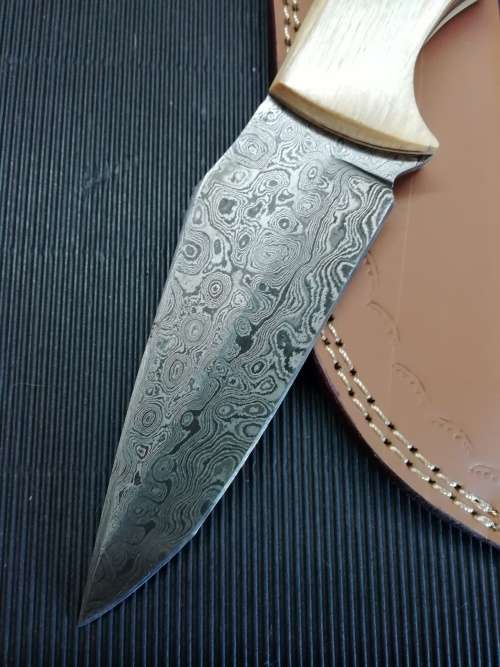HANDMADE DAMASCUS STEEL HUNTING KNIFE !!!