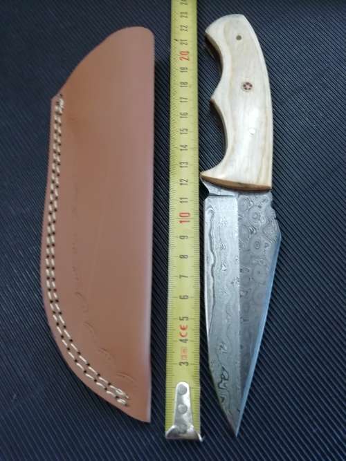 HANDMADE DAMASCUS STEEL HUNTING KNIFE !!!