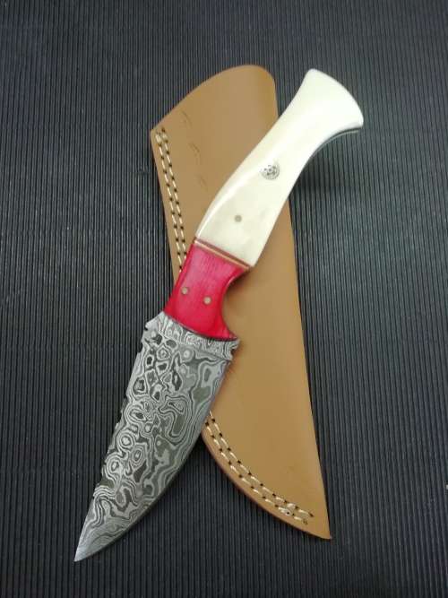 HANDMADE DAMASCUS STEEL HUNTING KNIFE !!!