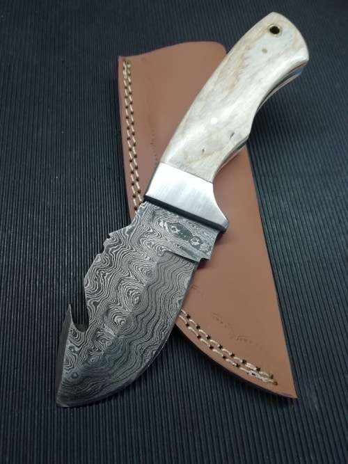 HANDMADE DAMASCUS STEEL HUNTING KNIFE !!!
