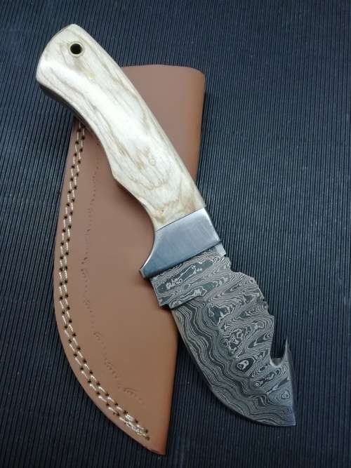 HANDMADE DAMASCUS STEEL HUNTING KNIFE !!!