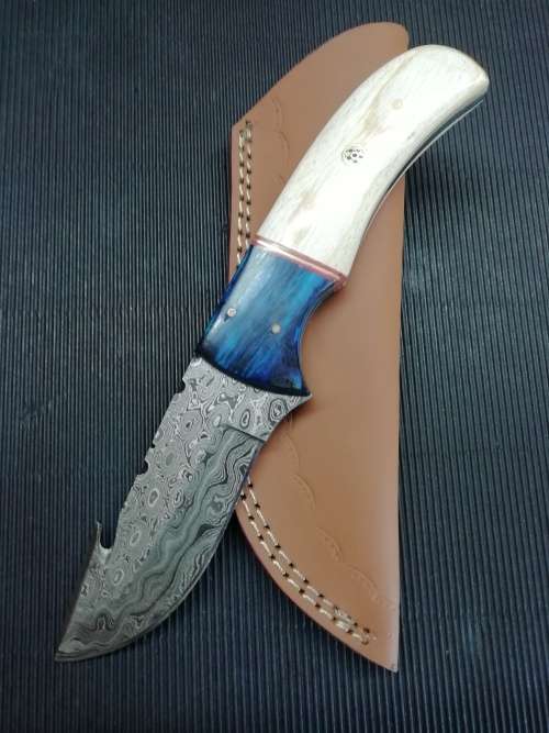 HANDMADE DAMASCUS STEEL HUNTING KNIFE !!!