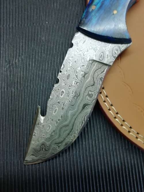 HANDMADE DAMASCUS STEEL HUNTING KNIFE !!!