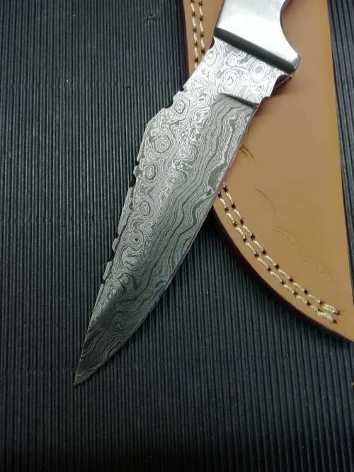 HANDMADE DAMASCUS STEEL HUNTING KNIFE !!!