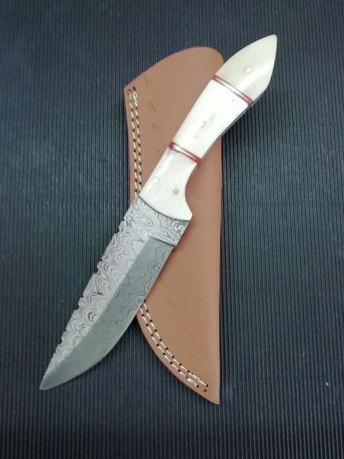 HANDMADE DAMASCUS STEEL HUNTING KNIFE !!!