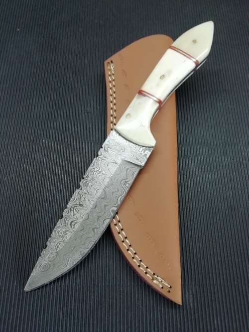 HANDMADE DAMASCUS STEEL HUNTING KNIFE !!!