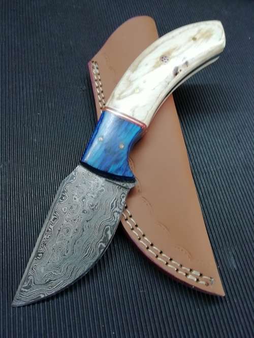 HANDMADE DAMASCUS STEEL HUNTING KNIFE !!!