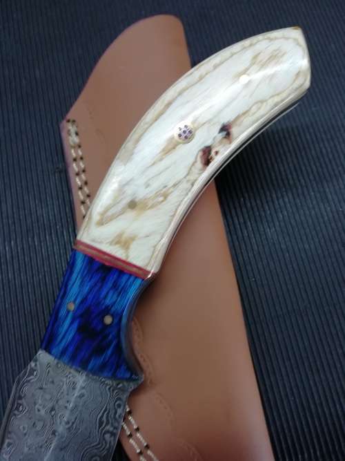 HANDMADE DAMASCUS STEEL HUNTING KNIFE !!!