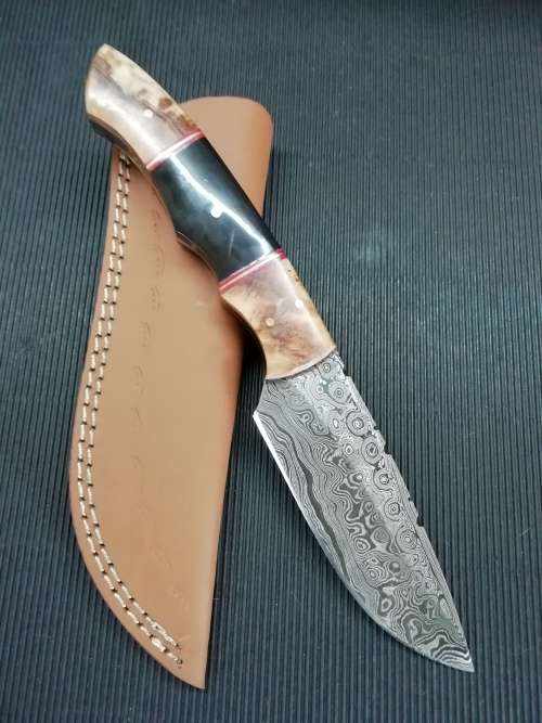 HANDMADE DAMASCUS STEEL HUNTING KNIFE !!!