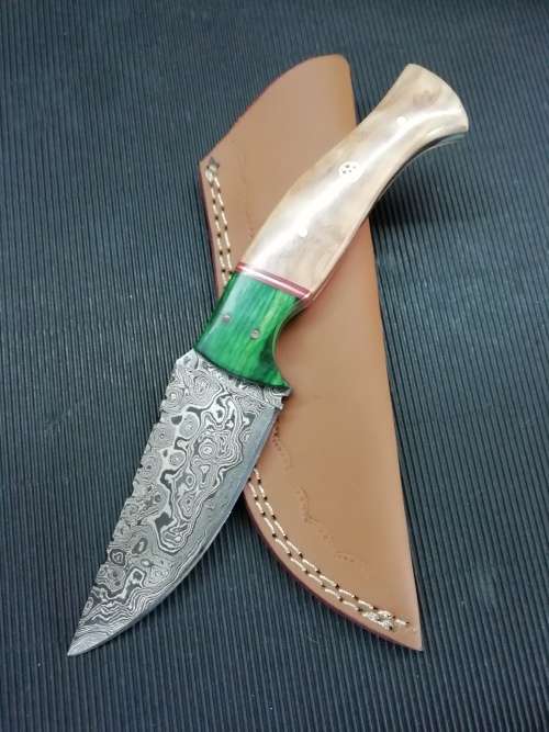 HANDMADE DAMASCUS STEEL HUNTING KNIFE !!!