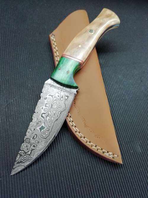 HANDMADE DAMASCUS STEEL HUNTING KNIFE !!!