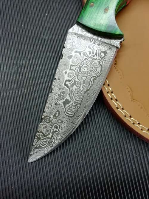 HANDMADE DAMASCUS STEEL HUNTING KNIFE !!!