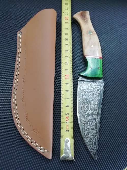 HANDMADE DAMASCUS STEEL HUNTING KNIFE !!!