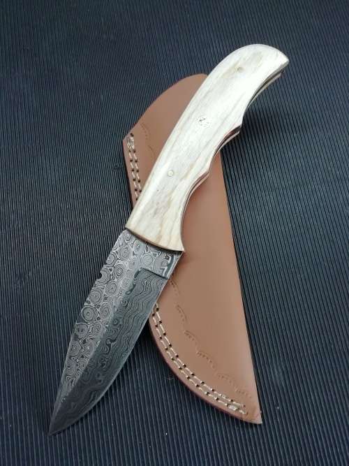 DAMASCUS STEEL HUNTING KNIFE !!!