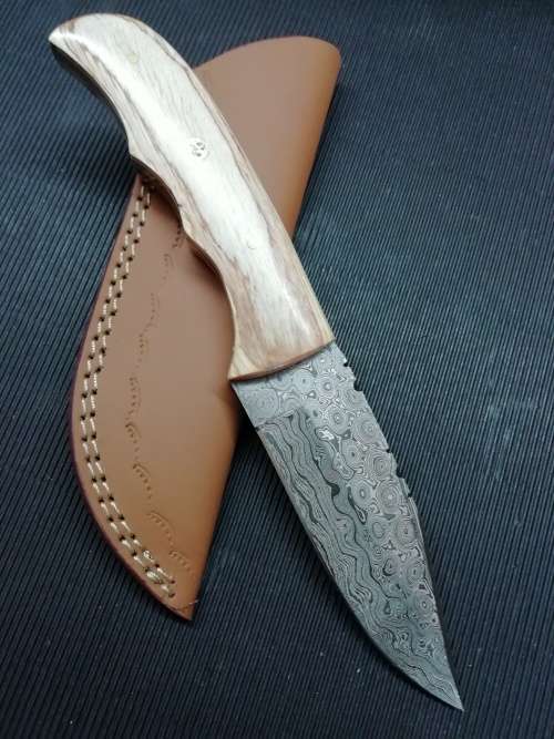DAMASCUS STEEL HUNTING KNIFE !!!