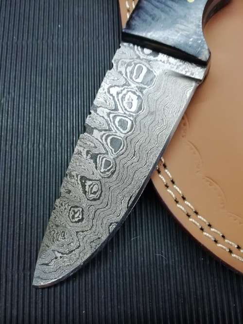 HANDMADE DAMASCUS STEEL HUNTING KNIFE !!!