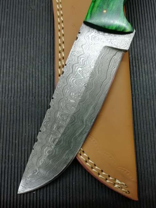 HANDMADE DAMASCUS STEEL HUNTING KNIFE !!!