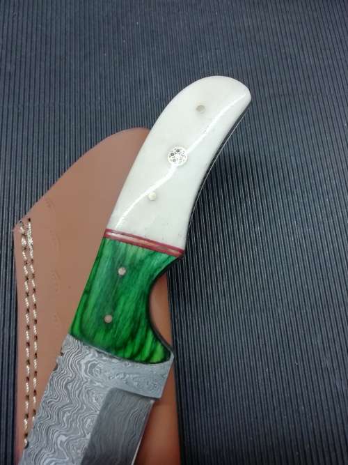 HANDMADE DAMASCUS STEEL HUNTING KNIFE !!!