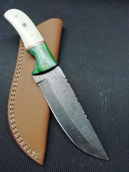 HANDMADE DAMASCUS STEEL HUNTING KNIFE !!!