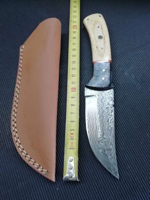 HANDMADE DAMASCUS STEEL HUNTING KNIFE !!!