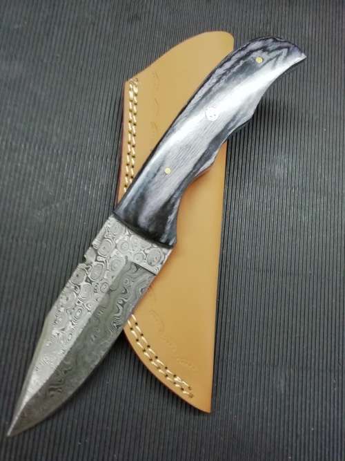 HANDMADE DAMASCUS STEEL HUNTING KNIFE !!!