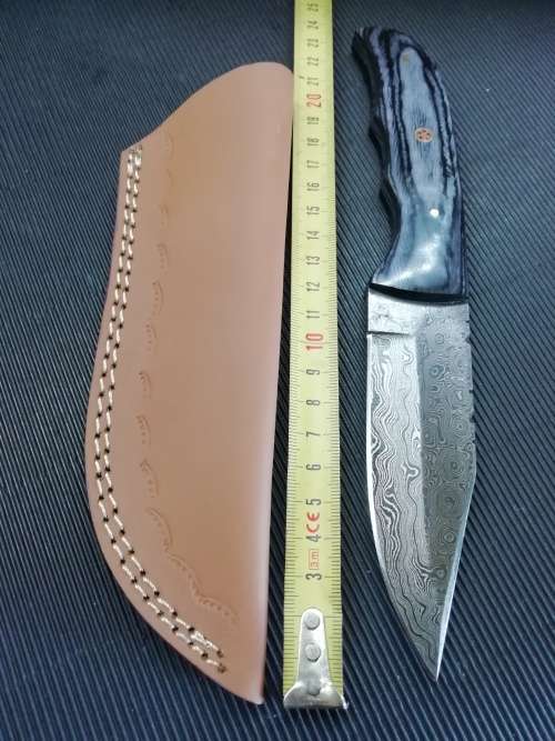 HANDMADE DAMASCUS STEEL HUNTING KNIFE !!!