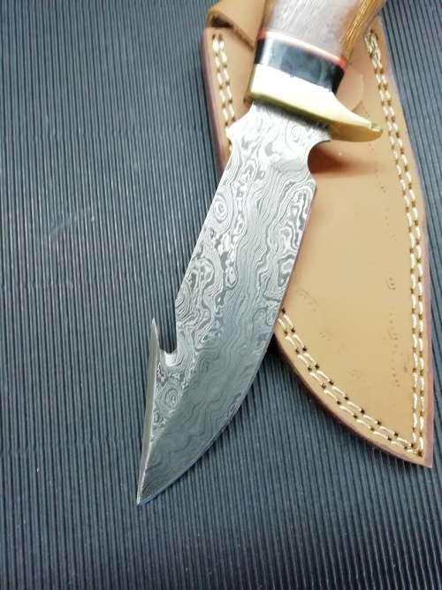 HANDMADE DAMASCUS STEEL HUNTING KNIFE !!!