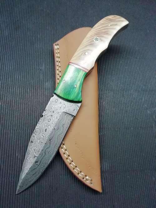 HANDMADE DAMASCUS STEEL HUNTING KNIFE !!!