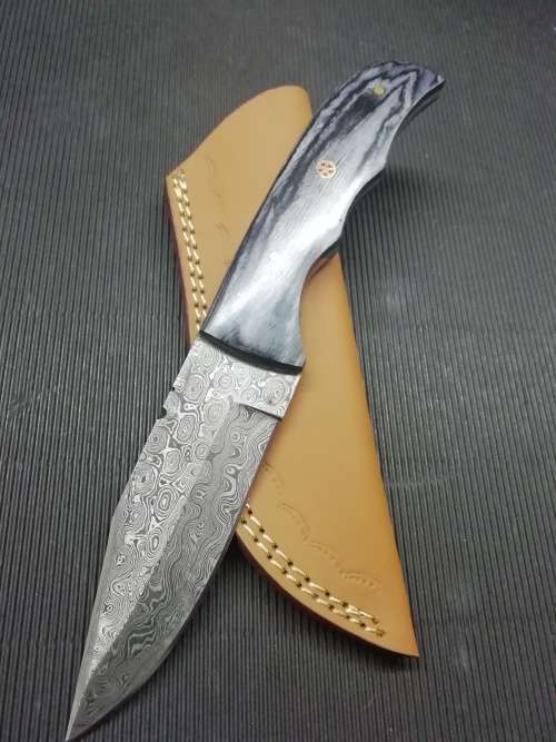 HANDMADE DAMASCUS STEEL HUNTING KNIFE !!!