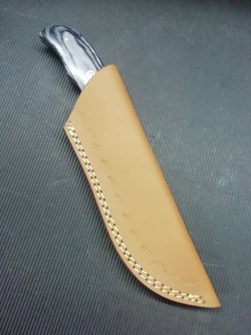 HANDMADE DAMASCUS STEEL HUNTING KNIFE !!!