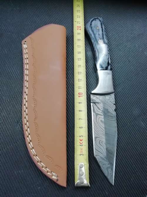 HANDMADE DAMASCUS STEEL HUNTING KNIFE !!!