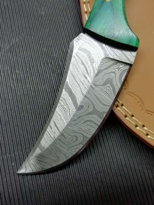 HANDMADE DAMASCUS STEEL HUNTING KNIFE !!!