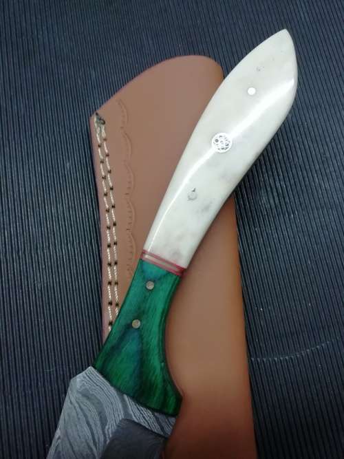 HANDMADE DAMASCUS STEEL HUNTING KNIFE !!!