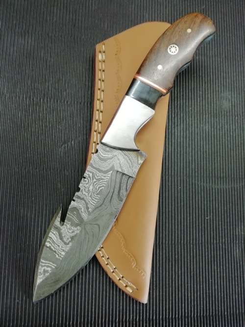 HANDMADE DAMASCUS STEEL HUNTING KNIFE !!!