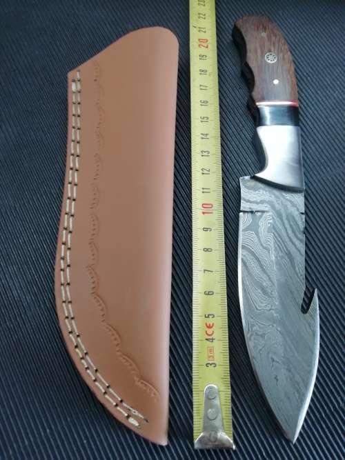 HANDMADE DAMASCUS STEEL HUNTING KNIFE !!!