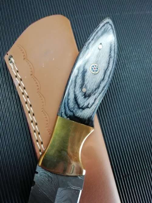 HANDMADE DAMASCUS STEEL HUNTING KNIFE !!!