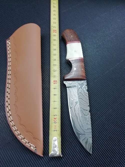 HANDMADE DAMASCUS STEEL HUNTING KNIFE !!!