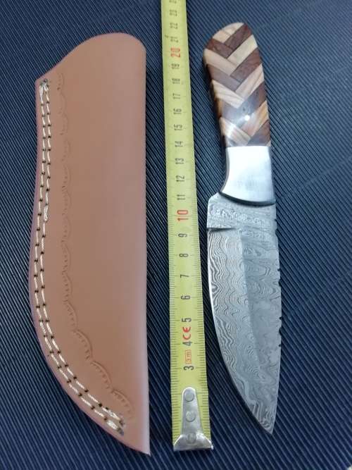 HANDMADE DAMASCUS STEEL HUNTING KNIFE !!!