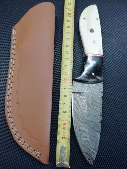 HANDMADE DAMASCUS STEEL HUNTING KNIFE !!!