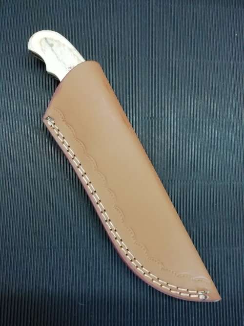 HANDMADE DAMASCUS STEEL HUNTING KNIFE !!!