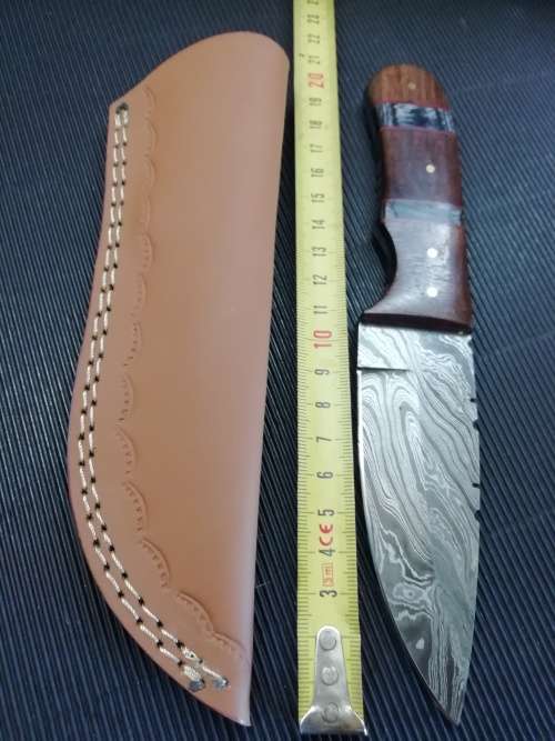 HANDMADE DAMASCUS STEEL HUNTING KNIFE !!!