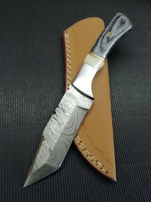 HANDMADE DAMASCUS STEEL HUNTING KNIFE !!!
