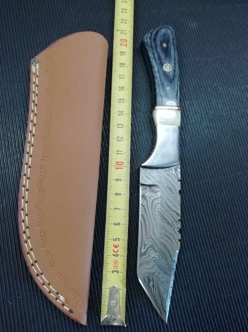 HANDMADE DAMASCUS STEEL HUNTING KNIFE !!!